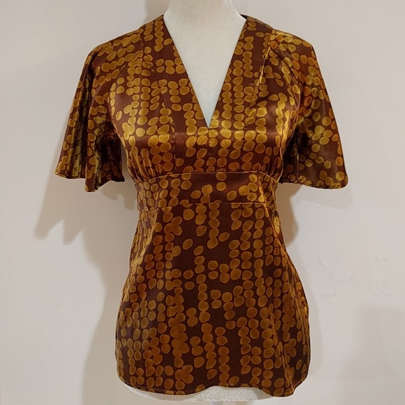 NY&Co Bronze Gold Chocolate Flutter Sleeve Top - Picture 4 of 6